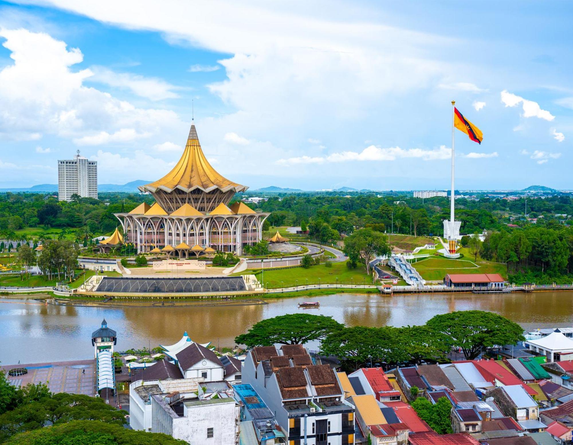 The Waterfront Hotel Kuching Exterior photo