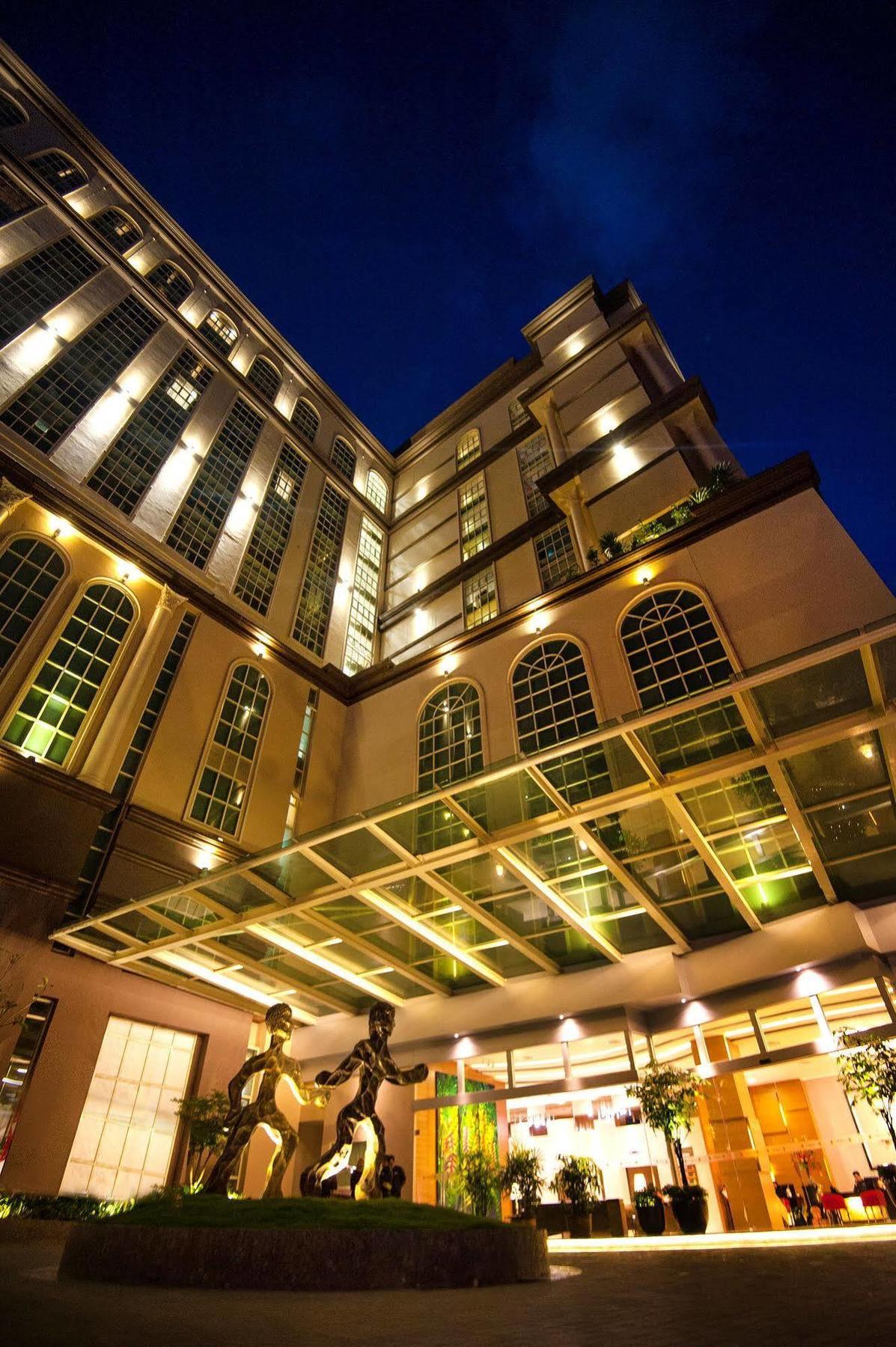 The Waterfront Hotel Kuching Exterior photo